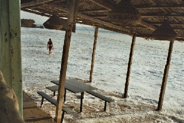 In Popenguine kwam het water tot tegen de kamer